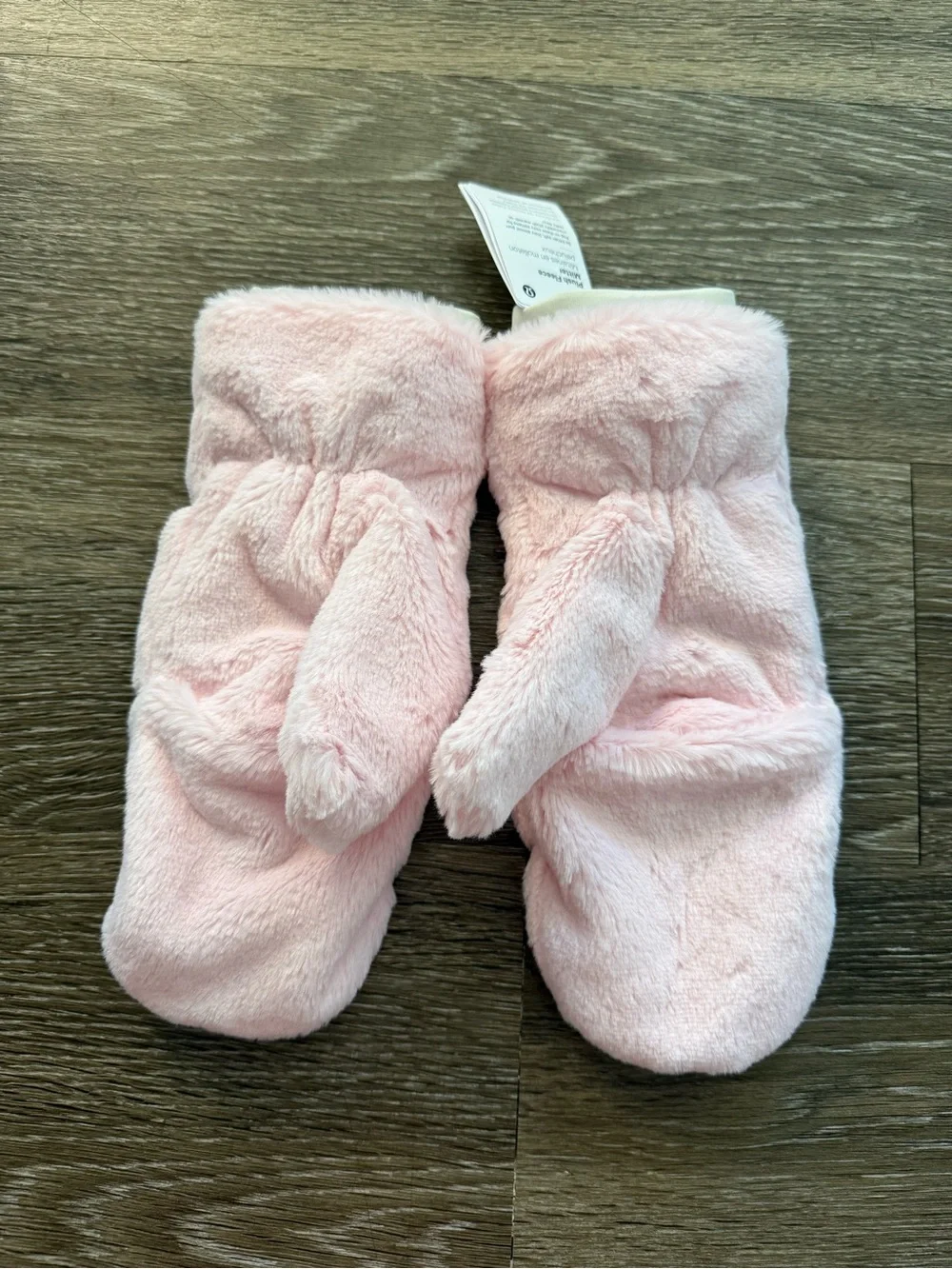 NWT Lululemon Plush Fleece Mittens Strawberry Milkshake
